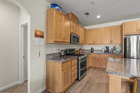 Entry Way - 327 Manor Dr, Ione, CA 95640 photo 1 of 4
