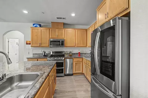 Kitchen - 327 Manor Dr, Ione, CA 95640 photo 7 of 9
