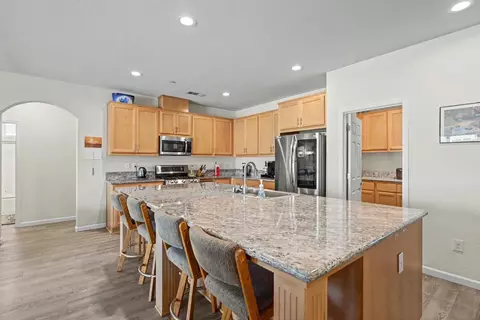 Kitchen - 327 Manor Dr, Ione, CA 95640 photo 6 of 9
