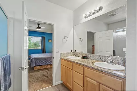 Bath - 327 Manor Dr, Ione, CA 95640 photo 3 of 6