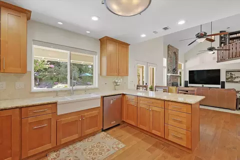 Kitchen - 8028 Butte Ave, Sutter, CA 95982 photo 3 of 5