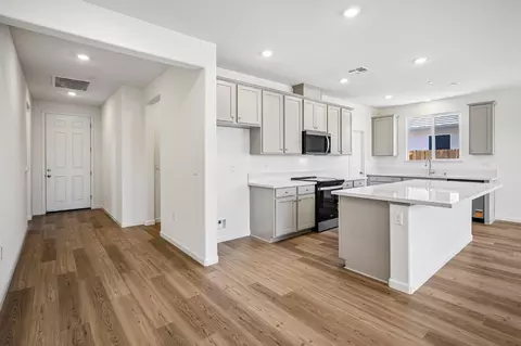 2604 Red Tail Hawk Rd, Modesto, CA 95357 photo 9
