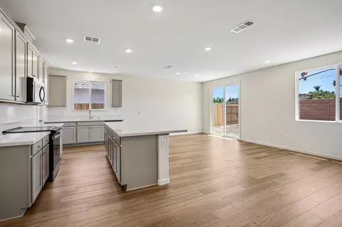 2604 Red Tail Hawk Rd, Modesto, CA 95357 photo 8