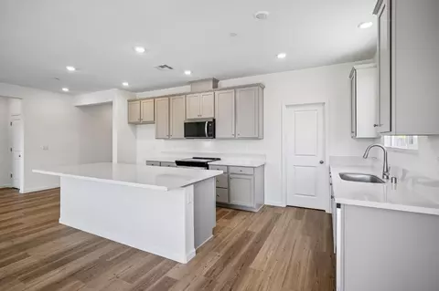 2604 Red Tail Hawk Rd, Modesto, CA 95357 photo 10