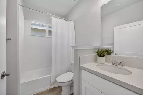 Bath - 1480 Westwind Way, Rocklin, CA 95765 photo 1 of 2