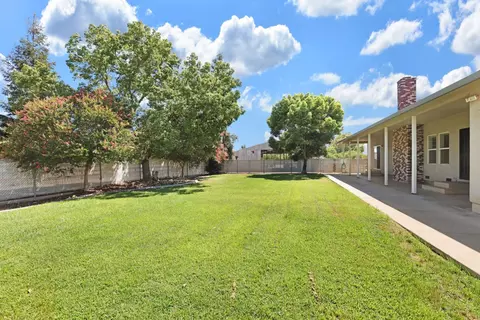 Exterior - 22579 S Austin Rd, Ripon, CA 95366 photo 10 of 17