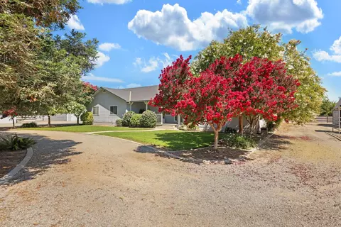 Exterior - 22579 S Austin Rd, Ripon, CA 95366 photo 2 of 17