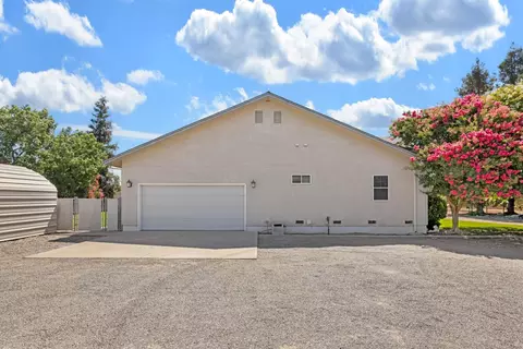 Exterior - 22579 S Austin Rd, Ripon, CA 95366 photo 5 of 17