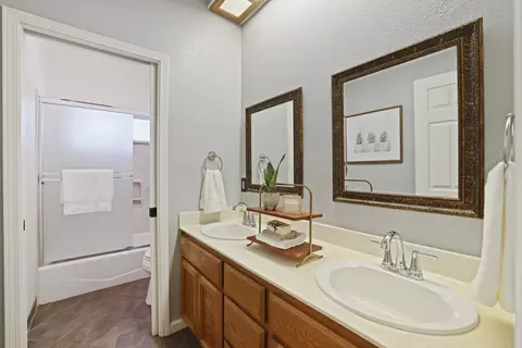 Bath - 22579 S Austin Rd, Ripon, CA 95366 photo 1 of 5