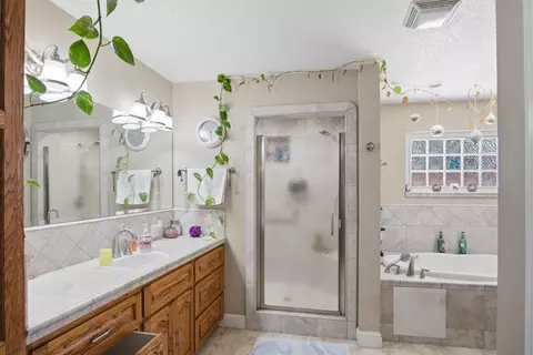 Bath - 2081 Drew Ave, Turlock, CA 95382 photo 1 of 5