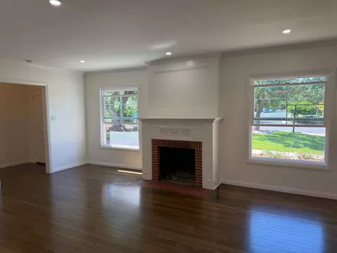 Living - 125 Grove Ave, Modesto, CA 95354 photo 1 of 4