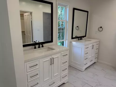 Bath - 125 Grove Ave, Modesto, CA 95354 photo 2 of 3