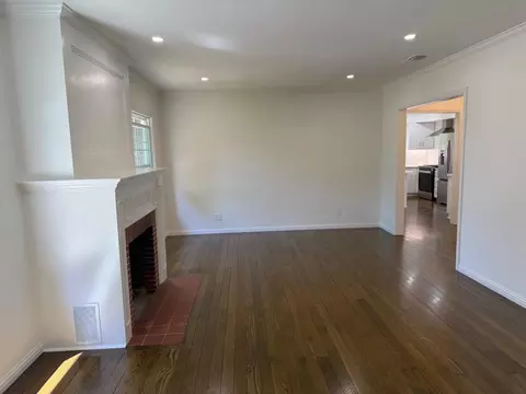 Living - 125 Grove Ave, Modesto, CA 95354 photo 4 of 4