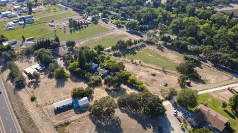 13460 Lancaster Rd, Oakdale, CA 95361