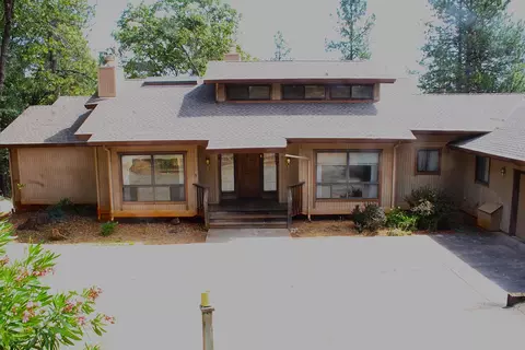 16147 Tina Ct, Grass Valley, CA 95949