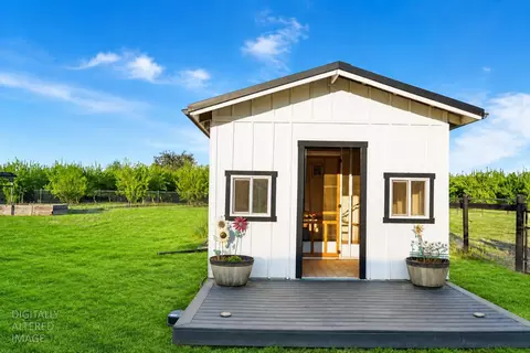 Exterior - 16464 Fox Rd, Lodi, CA 95240 photo 7 of 8