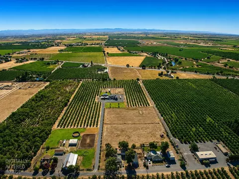 View/Area - 16464 Fox Rd, Lodi, CA 95240 photo 3 of 5
