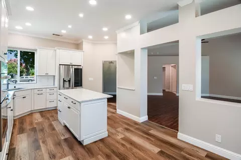 Entry Way - 462 Chablis Way, Manteca, CA 95337 photo 2 of 3