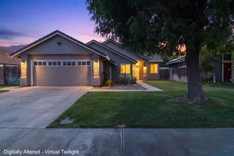 Exterior - 462 Chablis Way, Manteca, CA 95337 photo 2 of 10