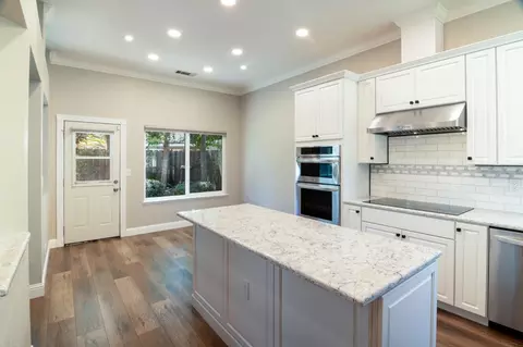Kitchen - 462 Chablis Way, Manteca, CA 95337 photo 9 of 9