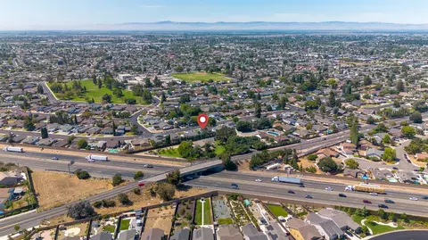View/Area - 924 Alpine Ave, Manteca, CA 95336 photo 13 of 14