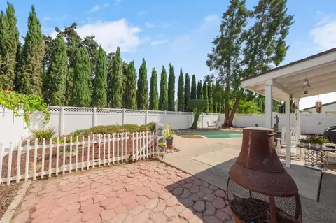 Exterior - 924 Alpine Ave, Manteca, CA 95336 photo 5 of 13