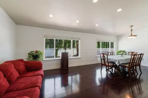 Living - 924 Alpine Ave, Manteca, CA 95336 photo 1 of 5