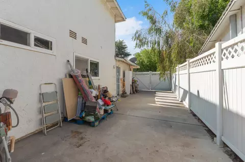 Exterior - 924 Alpine Ave, Manteca, CA 95336 photo 13 of 13