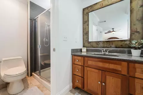 Bath - 924 Alpine Ave, Manteca, CA 95336 photo 3 of 5