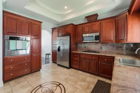 Kitchen - 924 Alpine Ave, Manteca, CA 95336 photo 3 of 3