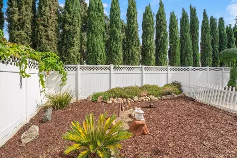 Exterior - 924 Alpine Ave, Manteca, CA 95336 photo 11 of 13