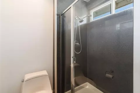 Bath - 924 Alpine Ave, Manteca, CA 95336 photo 4 of 5