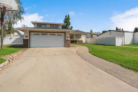 Exterior - 924 Alpine Ave, Manteca, CA 95336 photo 2 of 13