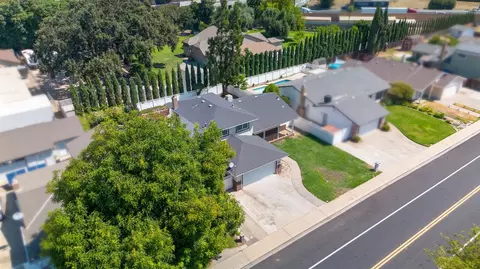 View/Area - 924 Alpine Ave, Manteca, CA 95336 photo 1 of 14