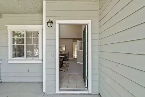 Entry Way - 1906 Calaveras Ct, Tracy, CA 95377 photo 1 of 3