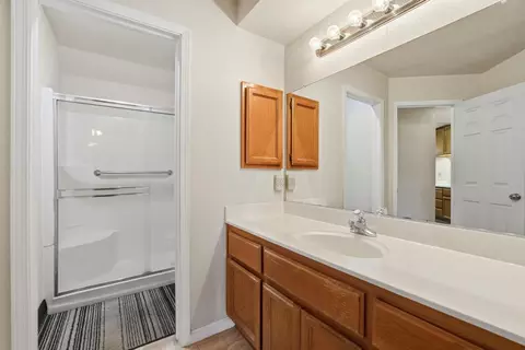 Bath - 657 David Cir, Placerville, CA 95667 photo 1 of 5
