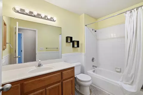 Bath - 657 David Cir, Placerville, CA 95667 photo 4 of 5