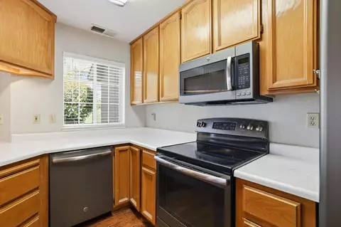 Kitchen - 657 David Cir, Placerville, CA 95667 photo 3 of 6