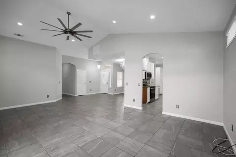 Living - 3920 Mountain View Rd, Turlock, CA 95382 photo 2 of 7