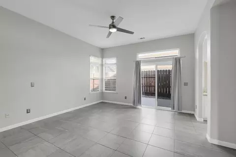 Living - 3920 Mountain View Rd, Turlock, CA 95382 photo 6 of 7