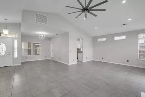 Living - 3920 Mountain View Rd, Turlock, CA 95382 photo 3 of 7