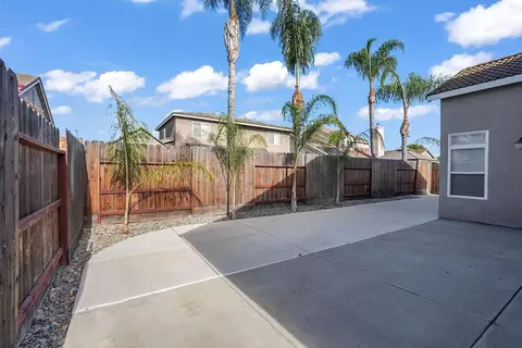 Exterior - 3920 Mountain View Rd, Turlock, CA 95382 photo 4 of 6