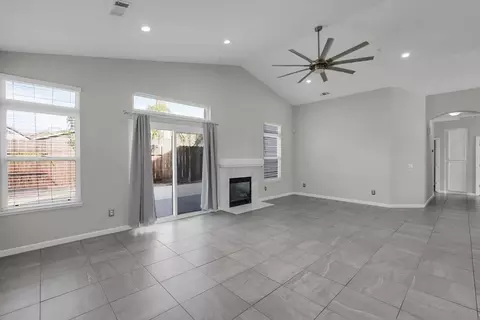 Living - 3920 Mountain View Rd, Turlock, CA 95382 photo 1 of 7