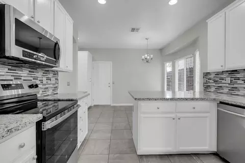 Kitchen - 3920 Mountain View Rd, Turlock, CA 95382 photo 2 of 3