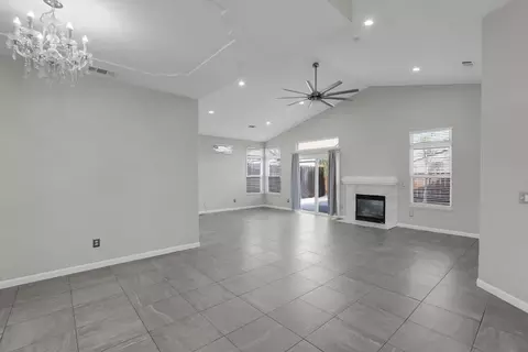 Living - 3920 Mountain View Rd, Turlock, CA 95382 photo 5 of 7