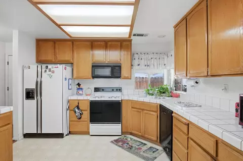 Kitchen - 2702 Parkway, Ceres, CA 95307 photo 1 of 1
