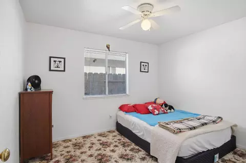 Bedroom - 2702 Parkway, Ceres, CA 95307 photo 3 of 3