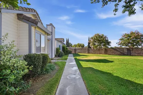 Exterior - 2702 Parkway, Ceres, CA 95307 photo 2 of 5