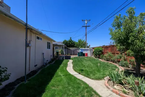 1652 E Regal St, Stockton, CA 95205 photo 32