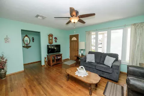 1652 E Regal St, Stockton, CA 95205 photo 8
